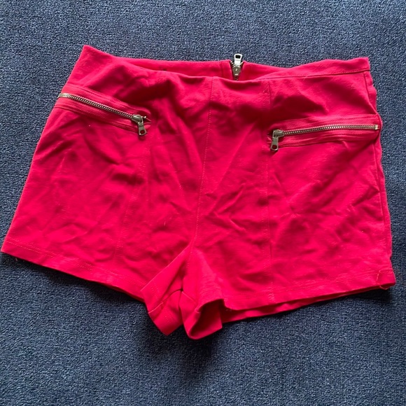 Boom Boom Jeans Pants - Red zippered shorts